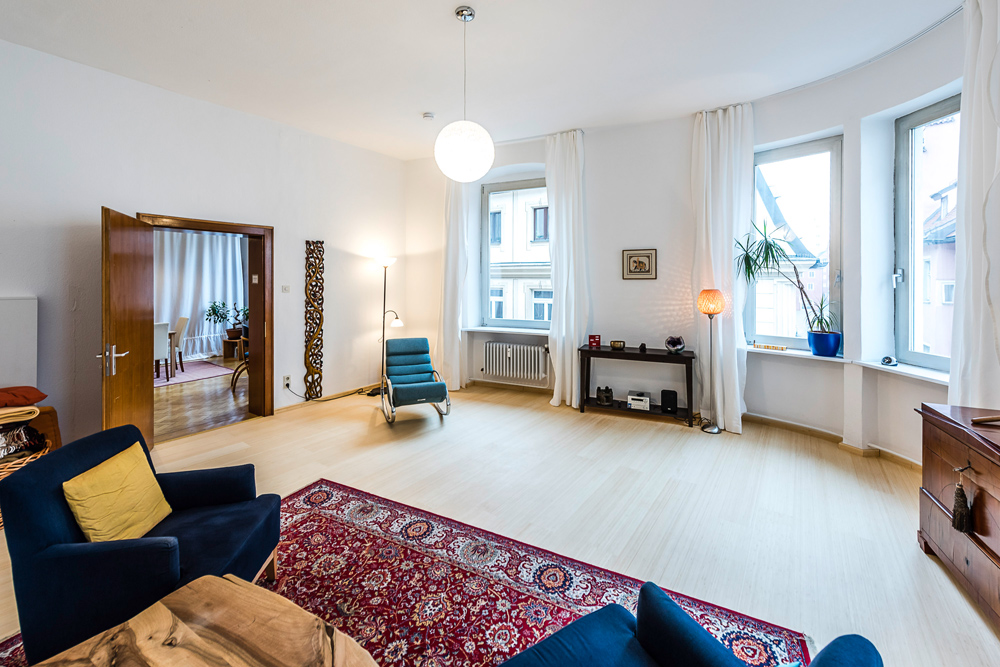 AMBRA - Praxis in Regensburg für Traumatherapie und Körperpsychotherapie Dieter Tatz M.A. Meine therapeutischen Schwerpunkte liegen in der Traumatherapie, der Integrativen Körperpsychotherapie, und der Atemtherapie. Außerdem biete ich Kurse an für Trauma & Bewusstsein, Holotropes Atmen, Stabilisierungsgruppe für Menschen mit Traumafolgestörungen (THZO) und Trauma- & Tension Releasing Exercises (TRE).